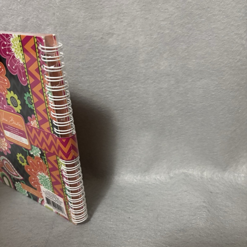 New Vera Bradley Mini Notebook w/ Pocket - Floral Pattern- Unopened - Picture 4 of 4